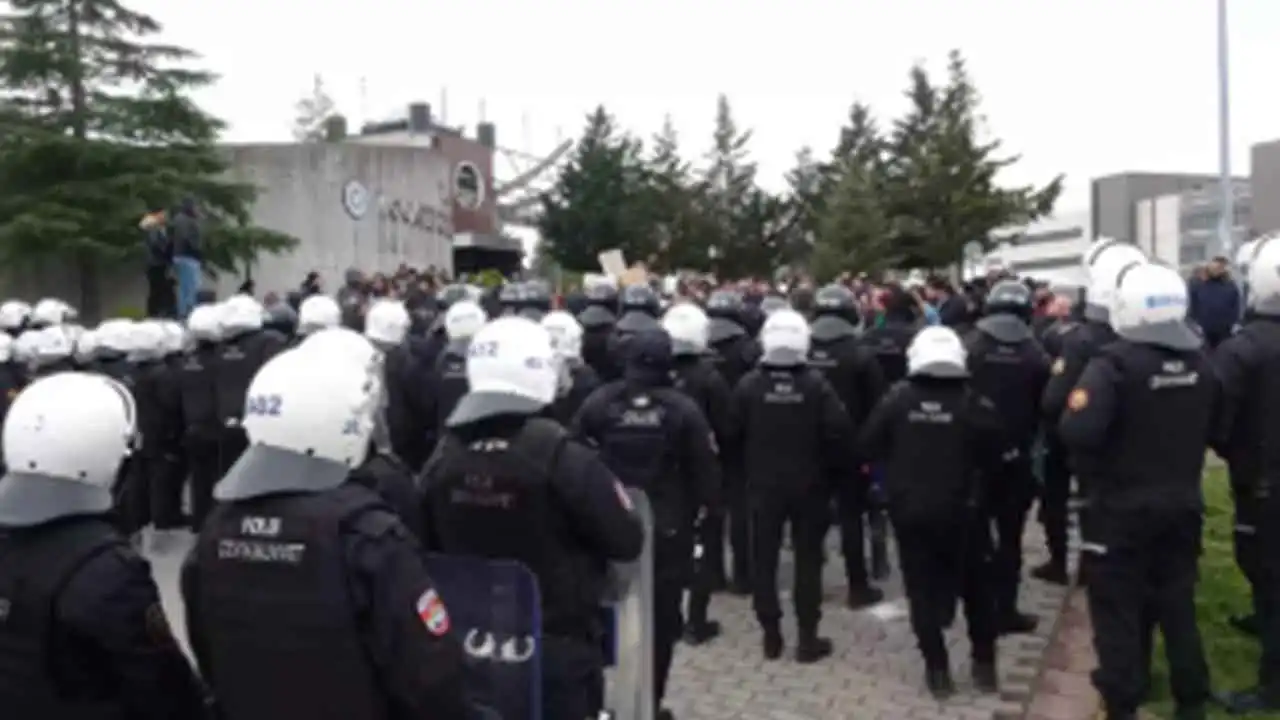 Kocaeli Üniversitesi’nde protesto: Çok sayıda gözaltı