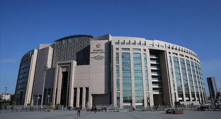 İstanbul Adliyesi'ne çıkan tüm  yollar kapatıldı! haberinin görseli