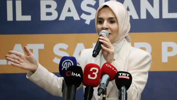Bakan Göktaş: Aile kurumu hiç olmadığı kadar itibarsızlaştırılıyor haberinin görseli