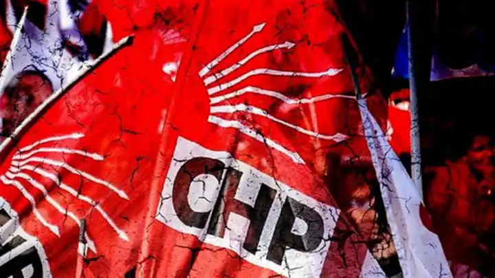 CHP'den İmamoğlu'nun tutuklanması hakkında açıklama: Yılgınlık yok. Mücadeleye devam haberinin görseli