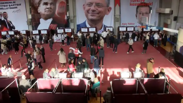 CHP'nin Cumhurbaşkanlığı ön seçiminde sandıklar kapandı haberinin görseli