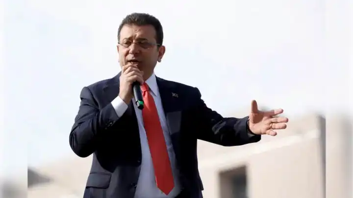 Ekrem İmamoğlu için 'yolsuzluk' ve 'terör'den tutuklama talebi haberinin görseli
