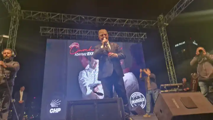 Başkan Tugay'dan gençlere çağrı: Hepinizi siyaset yapmaya davet ediyorum