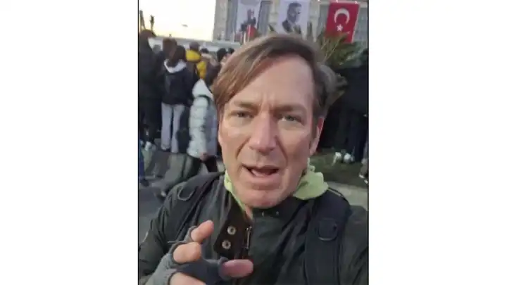 İstanbul'da protestolara katılan gazeteci Michael Ganoe gözaltında haberinin görseli