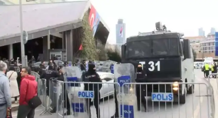 Şişli Belediyesi'nde kayyum atanmasına tepki: Görevlerinden istifa ettiler haberinin görseli