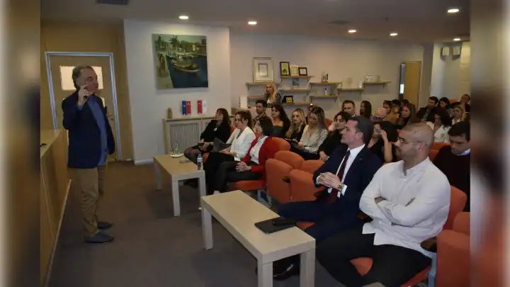 Gençler EGİAD'da bir araya geldi haberinin görseli