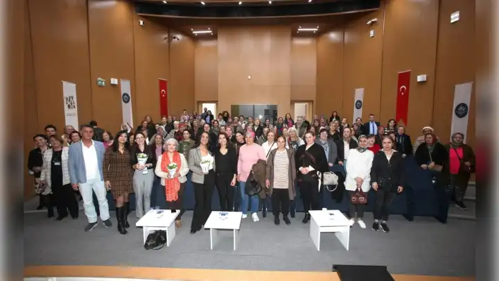 Karabağlar’da yaşlılar güvenli yaşam için buluştu