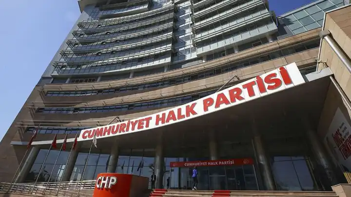 CHP kurultayına ilişkin mahkemeden karar haberinin görseli