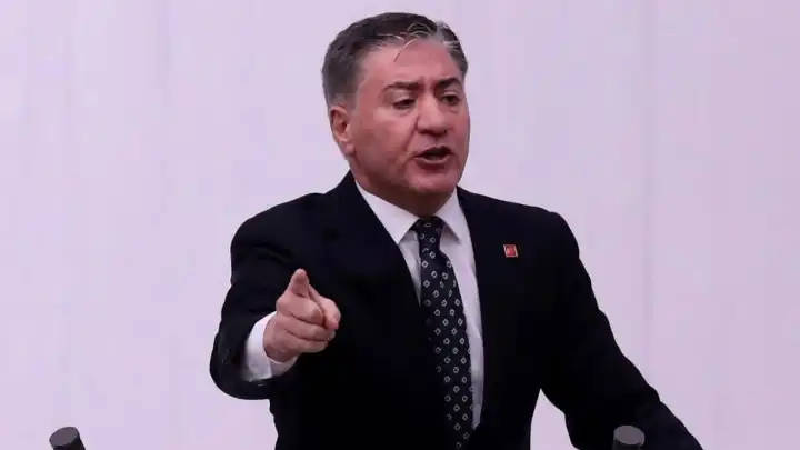 CHP'li Murat Emir: Cumhurbaşkanı, CHP'ye operasyon hazırlığı yapıyor haberinin görseli