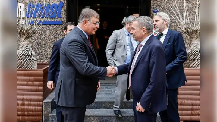 İzmir, Danimarka ile yeşil dönüşümde güç birliği yapıyor haberinin görseli