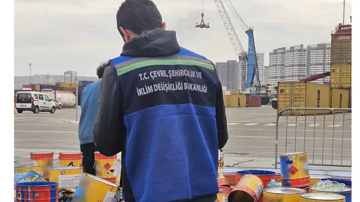 İzmir’de körfezi kirleten firmaya 8,3 milyon liralık ceza 