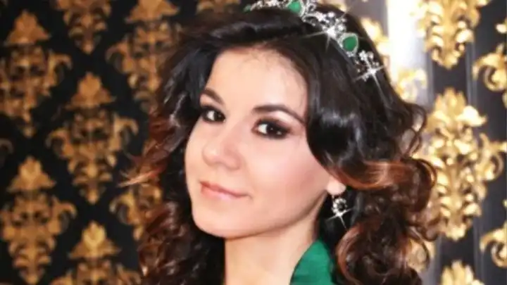 Türkiye'nin tescilli güzeline gözaltı şoku! haberinin görseli