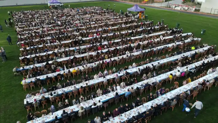 Bayındır Belediyesi'nden Kadir Gecesi’nde iftar yemeği