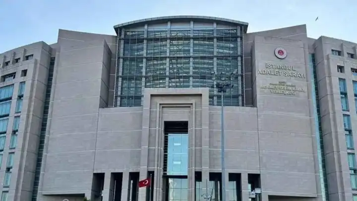 İstanbul'daki izinsiz gösterilerde tutuklanan gazeteciler tahliye edildi haberinin görseli