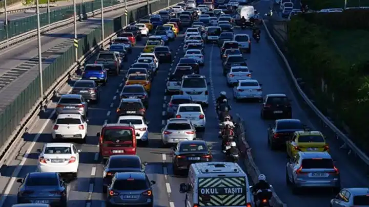 O araçlara bayramda trafik yasağı haberinin görseli