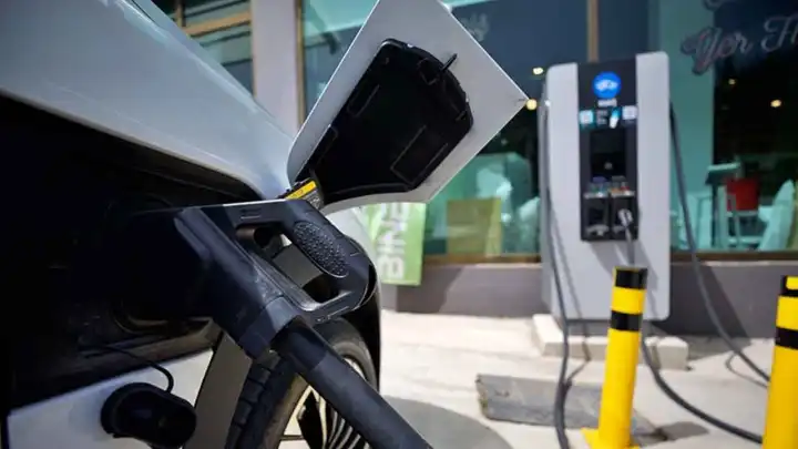 Ramazan Bayramı'nda yola çıkacak elektrikli araç kullanıcılarına tavsiyeler haberinin görseli