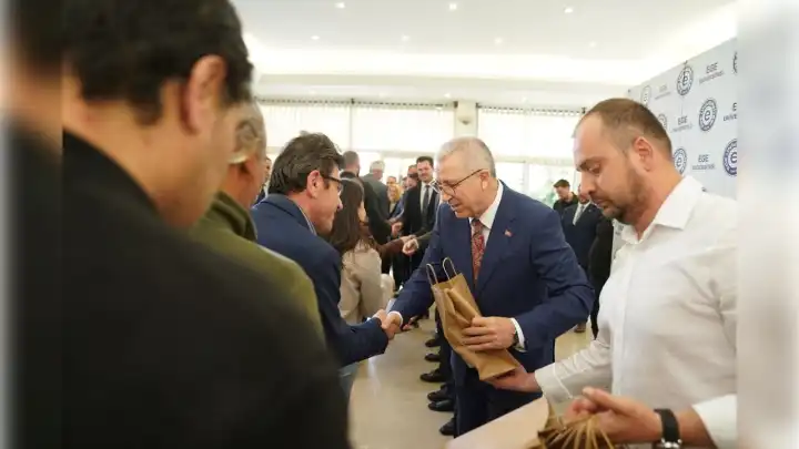 Ege Üniversitesi'nde bayramlaşma