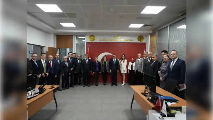 İzmir İl Millî Eğitim Müdürlüğü'nde bayramlaşma 