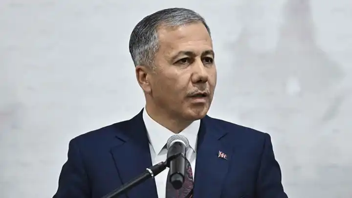 Bakan Yerlikaya: Trafikte göstereceğimiz bir saniyelik sabır bir ömür mutluluk getirir haberinin görseli