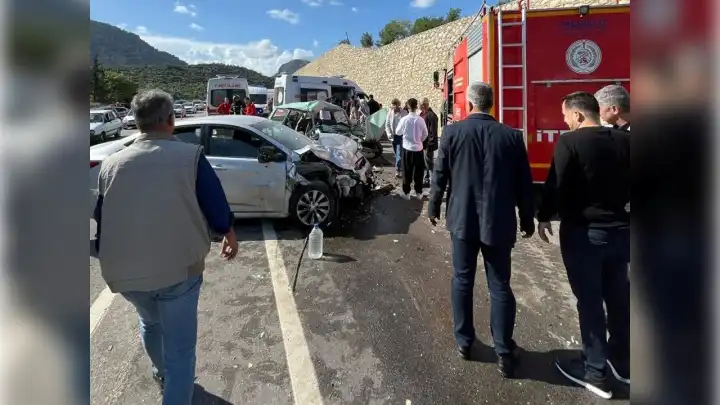 Mersin’de korkunç zincirleme kazası