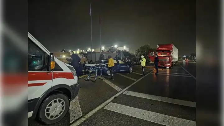 İzmir'de kaza: Yaptığı manevra ile az kalsın canından oluyordu