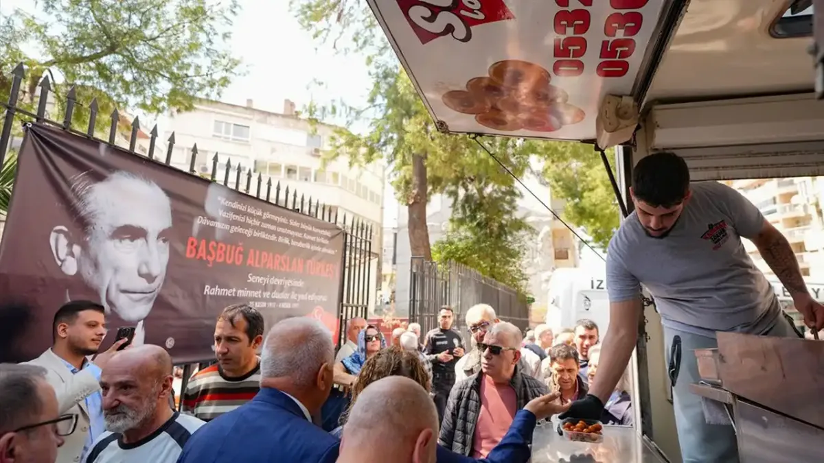 Alparslan Türkeş, vefatının 28. yılında İzmir'de anıldı haberinin görseli