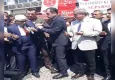 Alpaslan Türkeş lokma hayrında din görevlisi dua ederken fenalaştı