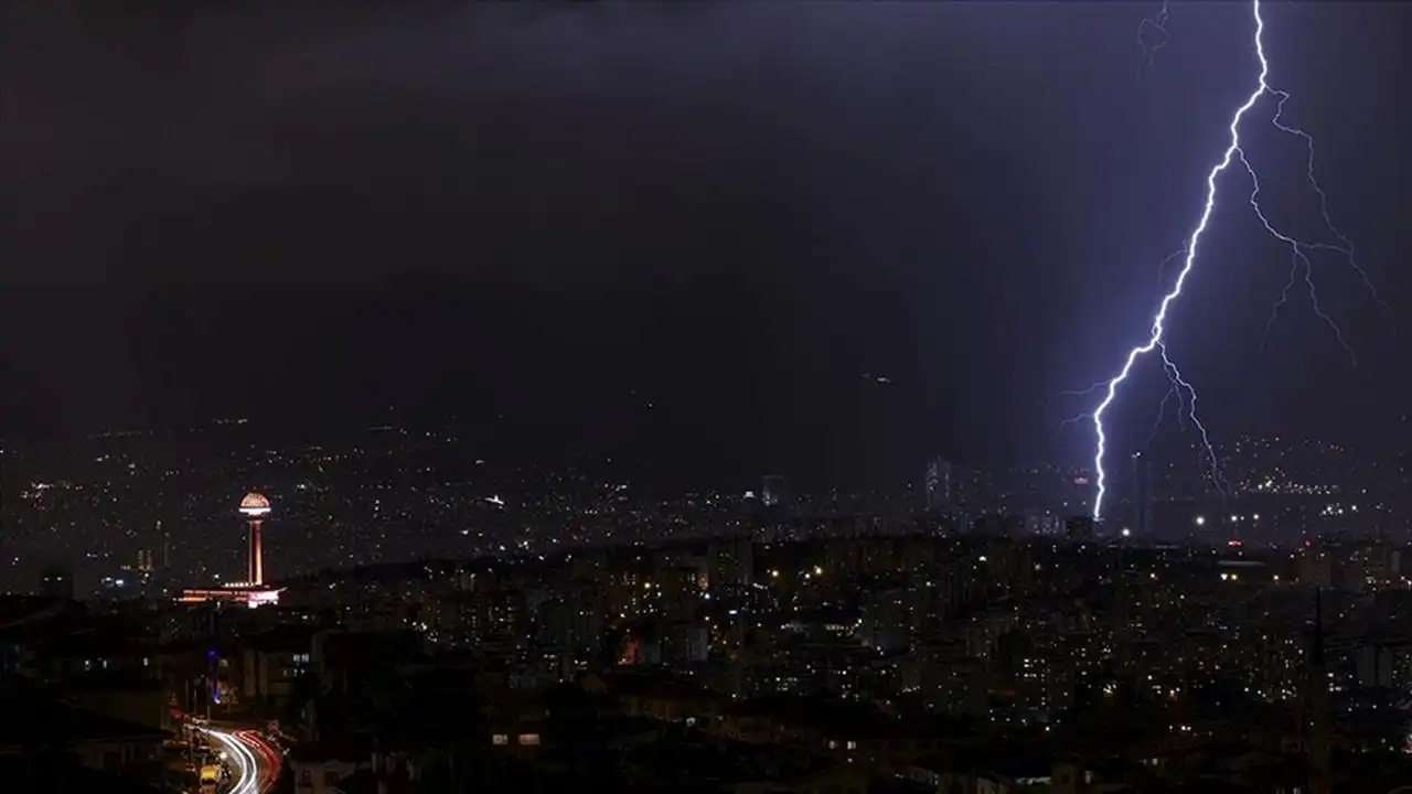 Ankara'da gök delindi haberinin görseli