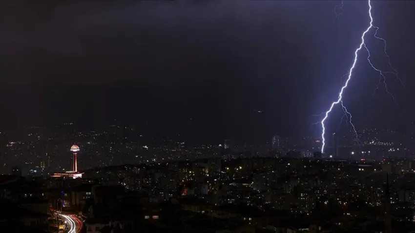 Ankara'da gök delindi