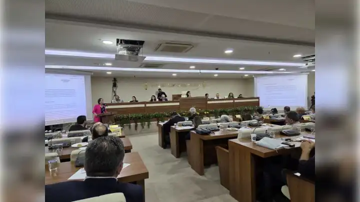 Başkan Kınay’a kredi yetkisi komisyona havale