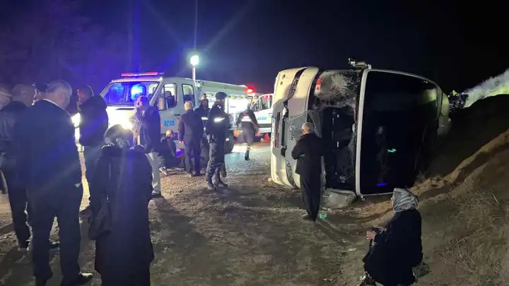 Çankırı'da işçi otobüsü kaza yaptı: Çok sayıda yaralı var