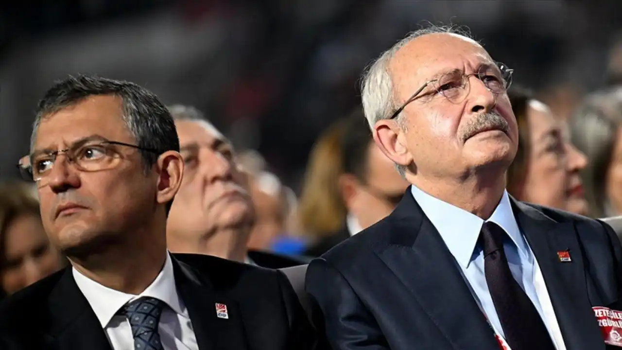 CHP lideri Özel'den Kılıçdaroğlu’na kurultay daveti haberinin görseli