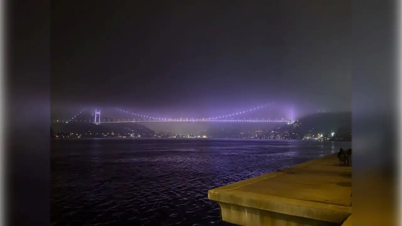 Sis nedeniyle gemi trafiği durdu haberinin görseli