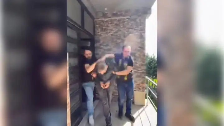 Taksi şoförü tartıştığı kadını darbetti