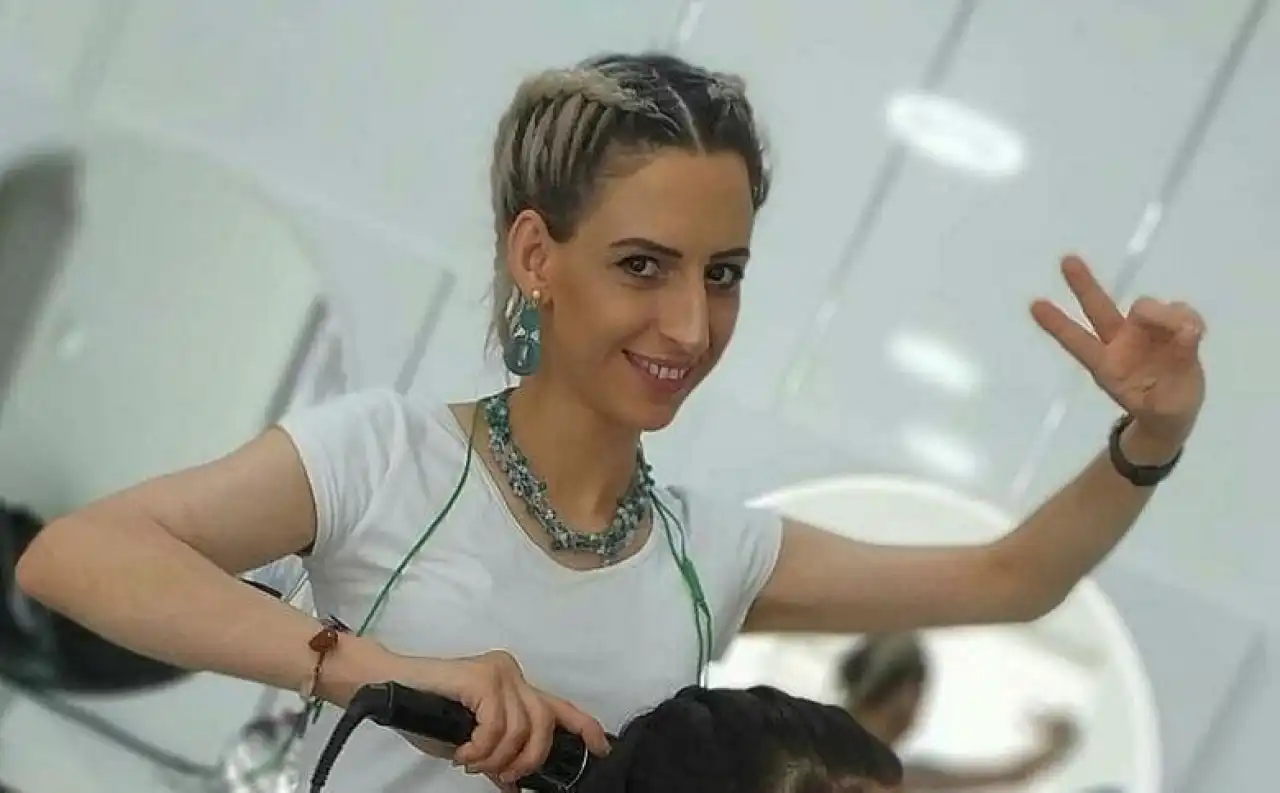 Dördüncü kattan düşen kadın 7 günlük yaşam mücadelesini kaybetti haberinin görseli