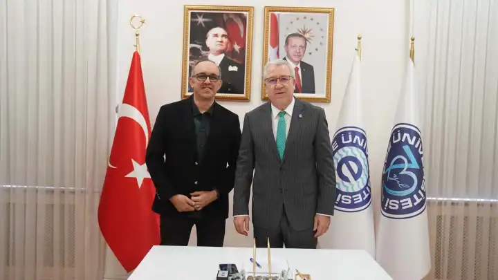 Egeli bilim insanından ısı, alev ve mekanik risklere karşı koruyucu eldiven projesi haberinin görseli