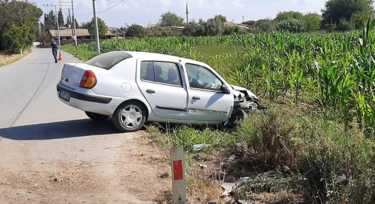 İzmir'de trafik kazasında yaşlı çift yaralandı haberinin görseli