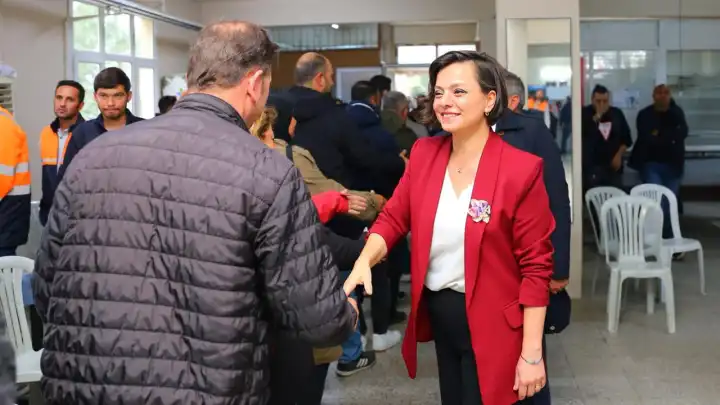 Başkan Kınay’dan belediye çalışanlarına ziyaret haberinin görseli