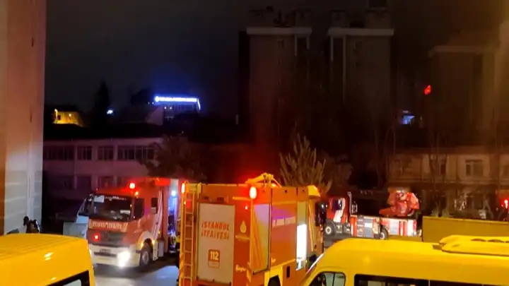 Huzurevinde korkutan yangın: 24 kişi dumandan etkilendi! haberinin görseli