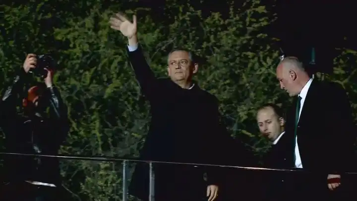 Özgür Özel: Bu savaş bitmeyecek! haberinin görseli