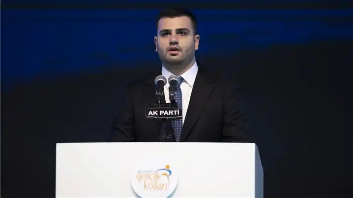Eyüp Kadir İnan: CHP gençleri illegaliteye davet ediyor haberinin görseli