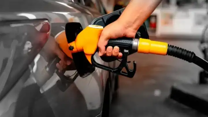 Gece yarısından itibaren tabela değişti: 12 Nisan 2025 güncel akaryakıt fiyatları haberinin görseli