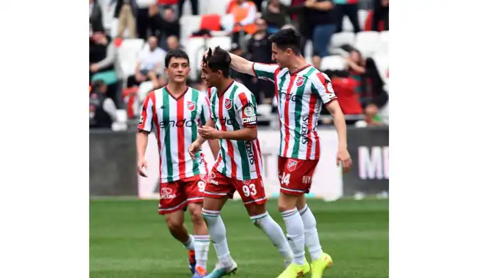 Karşıyaka evinde Silifke Belediyespor'u ağırlıyor 