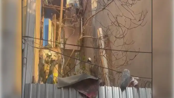 Beyoğlu'nda bir binada kısmi çökme haberinin görseli