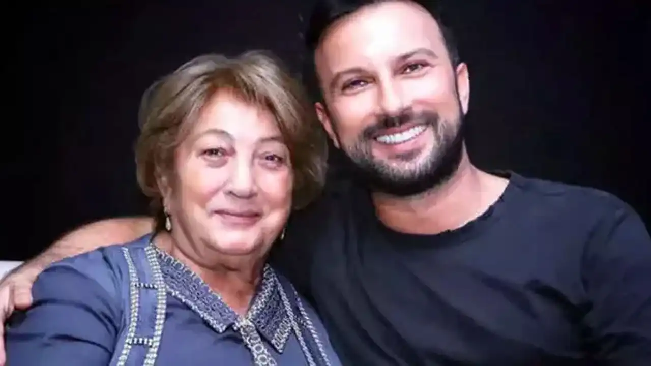 Ünlü şarkıcı Tarkan'ın annesinden acı haber: Haberi duyar duymaz İstanbul'a geldi! haberinin görseli