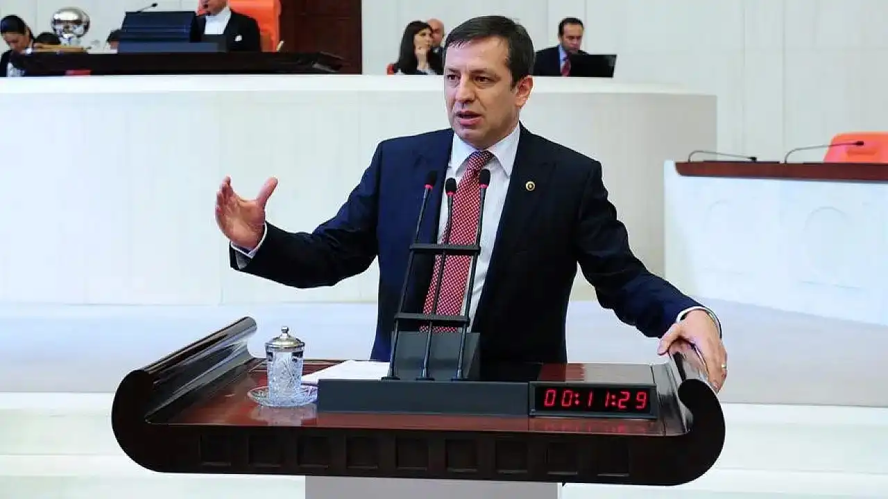 CHP’li Türeli: Kod yasaya ihtiyaç var