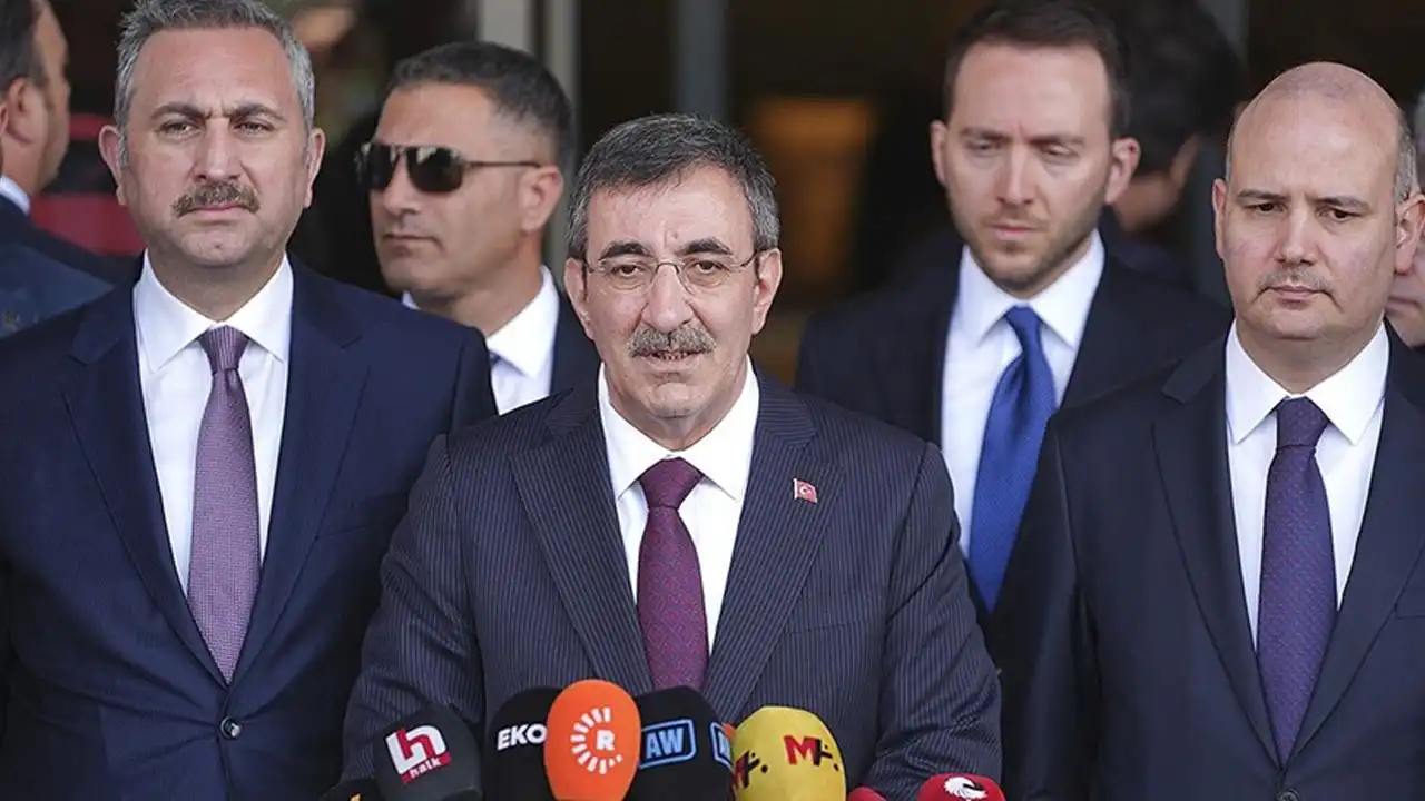 Cumhurbaşkanı Yardımcısı Yılmaz'dan Sırrı Süreyya Önder'e ziyaret!