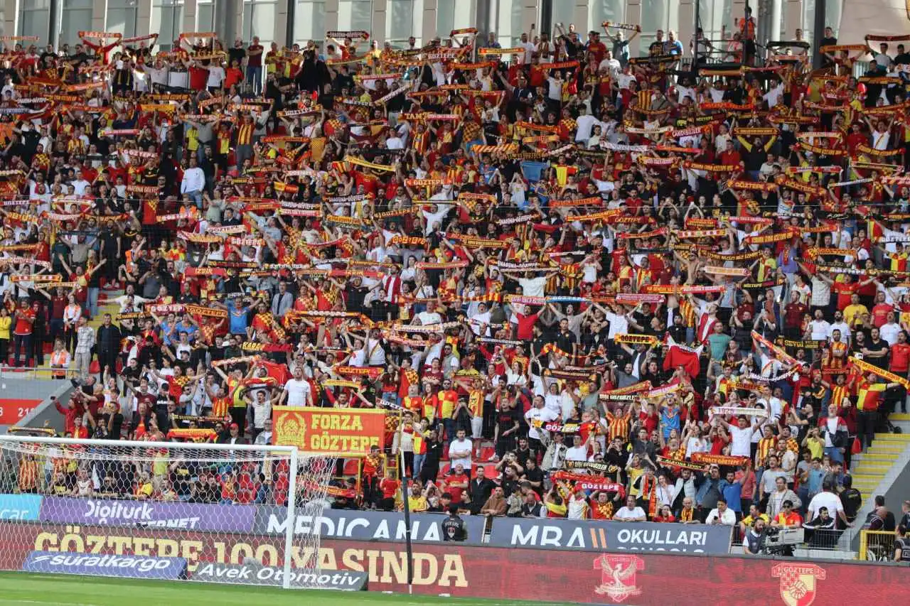 Göztepe, Beşiktaş karşısında ilk yarıda geride 