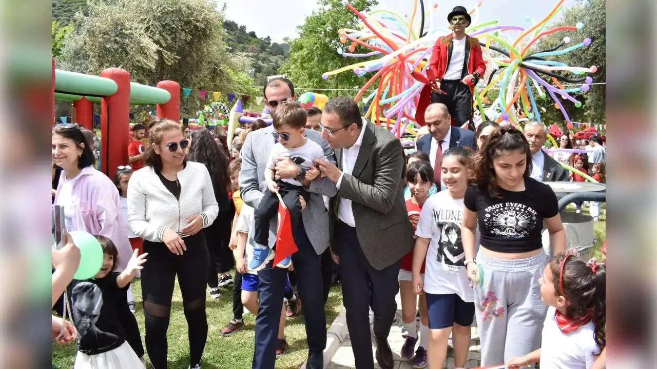Balçova’da çocukların 23 Nisan coşkusu