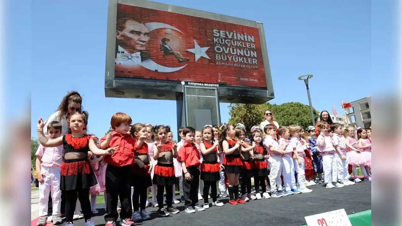Karşıyaka'da 23 Nisan şenliği